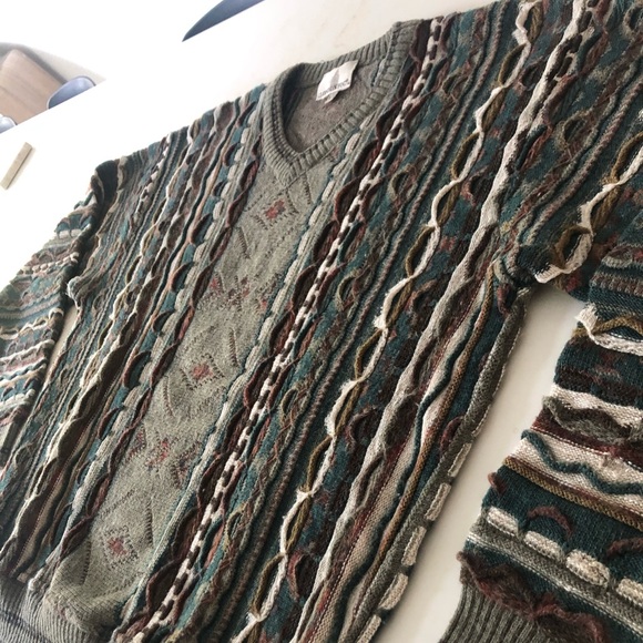 Trendy Coogi style sweater - Picture 2 of 10